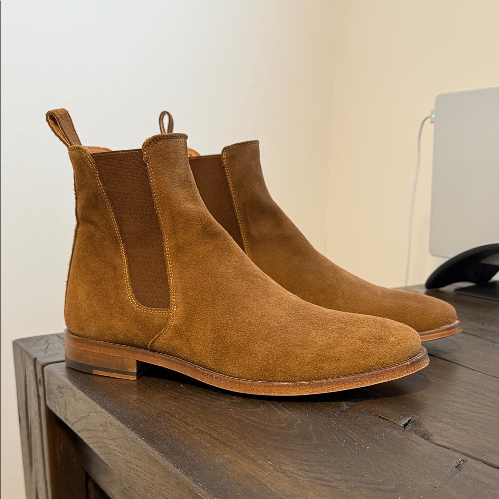 Oro boots size 8 Brown Suede Chelsea Boots